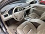 Volvo V70 2.5FT Momentum Incl. BTW, leder, trekhaak, electr. klep, verw. stoelen..