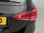 Mercedes-Benz A-klasse 160 Business Solution Luxury Ledkoplampen | Sfeerverlichting |Stoelverwarming | Licht- en zicht pakket | Parkeerpakket met achteruitrijcamera. Inclusief 24 maanden Mercedes-Benz Certified garantie voor Europa.