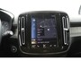 Volvo XC40 T2 Inscription | Stoel en stuurwielverwarming | Adaptieve Cruise control | Lederen bekleding | Parkeersensoren voor en achter | LED |
