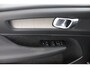 Volvo XC40 T2 Inscription | Stoel en stuurwielverwarming | Adaptieve Cruise control | Lederen bekleding | Parkeersensoren voor en achter | LED |