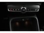 Volvo XC40 T2 Inscription | Stoel en stuurwielverwarming | Adaptieve Cruise control | Lederen bekleding | Parkeersensoren voor en achter | LED |