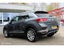 Volkswagen T-Roc 1.0 TSI Style Business, Trekhaak, Full Led, Achteruitrij camera, Android auto/Apple carplay, Parkeersensoren voor en achter, Cruise control adaptief