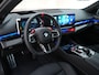 BMW M5 5-serie Touring |BTW-auto|B&W|pano|M-drive prof|iconic glow|carbon interieur|stoelverwarming & verkoeling|Apple Carplay