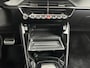 Peugeot e-2008 EV GT 54 kWh WARMTEPOMP| ACHTERUITRIJCAMERA| RIJSTROOK-ASSISTENT| APPLE CARPLAY/ ANDROID AUTO| FABRIEKSGARANTIE PEUGEOT TOT 02-2027| 17.000KM!|