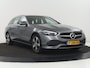 Mercedes-Benz C-klasse 300e Luxury Line | SOH 92% | Leder | Trekhaak | Stoelverwarming | Sfeerverlichting | Carplay | Full LED | Navigatie | Camera | Park Assist | Dodehoek detectie | PHEV | Plug In
