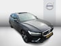 Volvo V60 2.0 B4 Inscription | Trekhaak | Harman Kardon Audio | Panoramadak | Achteruitrijcamera | Keyless Entry | Elektrische Achterklep | Lederen Bekleding | Lichtmetalen Velgen 19 inch | Navigatie | Apple Carplay | Android Auto