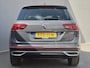 Volkswagen Tiguan 1.4 TSI eHybrid Elegance / Trekgewicht 1.800 kg / Stuur- & Stoel verwarming / Achteruitrijcamera / Adaptief cruise control / Elektrische achterklep / Apple Carplay Android Auto / Climate control / Draadloze telefoon lader /