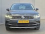 Volkswagen Tiguan 1.4 TSI eHybrid Elegance / Trekgewicht 1.800 kg / Stuur- & Stoel verwarming / Achteruitrijcamera / Adaptief cruise control / Elektrische achterklep / Apple Carplay Android Auto / Climate control / Draadloze telefoon lader /