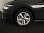 Volkswagen Golf 1.0 eTSI Life Business 110PK | Stuurwielverwarming | IQ light | Parkeersensoren |