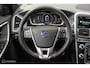 Volvo XC60 2.0 T5 AWD R-Design | LED | Stoelverw voor en achter | ACC | HUD | Camera | Harman Kardon | Voorklimatisering | Sport-chassis