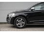 Volvo XC60 2.0 T5 AWD R-Design | LED | Stoelverw voor en achter | ACC | HUD | Camera | Harman Kardon | Voorklimatisering | Sport-chassis