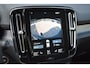 Volvo XC40 T4 Recharge R-Design | Verwarmbare voorstoelen en stuurwiel | Adaptieve cruise control | Achteruitrijcamera | Keyless | Elektrische voorstoelen | Elektrische achterklep |