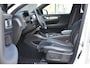 Volvo XC40 T4 Recharge R-Design | Verwarmbare voorstoelen en stuurwiel | Adaptieve cruise control | Achteruitrijcamera | Keyless | Elektrische voorstoelen | Elektrische achterklep |