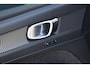 Volvo XC40 T4 Recharge R-Design | Verwarmbare voorstoelen en stuurwiel | Adaptieve cruise control | Achteruitrijcamera | Keyless | Elektrische voorstoelen | Elektrische achterklep |