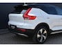 Volvo XC40 T4 Recharge R-Design | Verwarmbare voorstoelen en stuurwiel | Adaptieve cruise control | Achteruitrijcamera | Keyless | Elektrische voorstoelen | Elektrische achterklep |