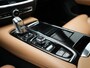 Volvo V60 T8 Twin Engine AWD Inscription PHEV 390pk | Panodak | Lederen Sportstoelen & Stuur Verwarmd | Apple Carplay | Navigatie | Cruise Control | Virtual | Achterbank Verwarmd | 18"L.M | Plug In Hybrid |