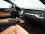 Volvo V60 T8 Twin Engine AWD Inscription PHEV 390pk | Panodak | Lederen Sportstoelen & Stuur Verwarmd | Apple Carplay | Navigatie | Cruise Control | Virtual | Achterbank Verwarmd | 18"L.M | Plug In Hybrid |