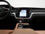 Volvo V60 T8 Twin Engine AWD Inscription PHEV 390pk | Panodak | Lederen Sportstoelen & Stuur Verwarmd | Apple Carplay | Navigatie | Cruise Control | Virtual | Achterbank Verwarmd | 18"L.M | Plug In Hybrid |