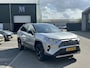 Toyota RAV4 2.5 Hybrid AWD Bi-Tone | STUUR + STOEL VERWARMING | KEYLESS | ACHTERUITRIJ CAMERA | ADAP. CRUISE | ELEK. STOELEN | TREKHAAK | 46K KM ! | 12 MND BOVAG GARANTIE |