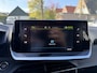 Peugeot e-208 EV Allure Pack 50 kWh | 3-Fase | 100% Elektrisch | Automaat | Full LED Verlichting | Navigatie via Telefoon | Climate Control | Cruise Control | Lichtmetalen Velgen | Digitaal Dashboard | Keyless Start | Apple Carplay & Android Auto |