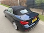 BMW 2-Serie Cabrio 220i High Executive / AUTOMAAT / NAVI / HARMAN KARDON / LEER / LUXURY / 1E EIGENAAR