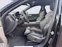 Volvo XC60 2.0 B4 Plus Dark /Apple Carplay/Sportstoelen met memory/ Full-LED/Dode hoek sensoren/Harman Kardon Audio/Stoelverwarming V+A/Semi-elektrische trekhaak/Keyless/Camera met PDC voor+achter/