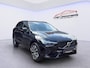 Volvo XC60 2.0 B4 Plus Dark /Apple Carplay/Sportstoelen met memory/ Full-LED/Dode hoek sensoren/Harman Kardon Audio/Stoelverwarming V+A/Semi-elektrische trekhaak/Keyless/Camera met PDC voor+achter/