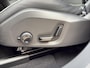 Volvo XC60 2.0 B4 Plus Dark /Apple Carplay/Sportstoelen met memory/ Full-LED/Dode hoek sensoren/Harman Kardon Audio/Stoelverwarming V+A/Semi-elektrische trekhaak/Keyless/Camera met PDC voor+achter/