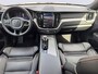 Volvo XC60 2.0 B4 Plus Dark /Sportstoelen met memory/ Full-LED/Dode hoek sensoren/Harman Kardon Audio/Stoelverwarming V+A/Semi-elektrische trekhaak/Keyless/Camera met PDC voor+achter/