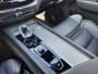 Volvo XC60 2.0 B4 Plus Dark /Sportstoelen met memory/ Full-LED/Dode hoek sensoren/Harman Kardon Audio/Stoelverwarming V+A/Semi-elektrische trekhaak/Keyless/Camera met PDC voor+achter/