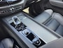Volvo XC60 2.0 B4 Plus Dark /Apple Carplay/Sportstoelen met memory/ Full-LED/Dode hoek sensoren/Harman Kardon Audio/Stoelverwarming V+A/Semi-elektrische trekhaak/Keyless/Camera met PDC voor+achter/