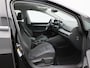 Volkswagen Golf 1.5 eHybrid 204 Pk Automaat Style Edition | Stoel/ Stuur Verwarming | Camera | Trekhaak | Full LED | Navigatie | Carplay | 18 Inch | 27.493 Km !!