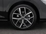 Volkswagen Golf 1.5 eHybrid 204 Pk Automaat Style Edition | Stoel/ Stuur Verwarming | Camera | Trekhaak | Full LED | Navigatie | Carplay | 18 Inch | 27.493 Km !!