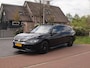 Volkswagen Passat Variant 1.5 eHybrid R-Line Edition | Panoramadak | Black-Style | Head-Up Display | Trekhaak | Sfeerverlichting | NL-Auto |