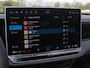 Volkswagen Passat Variant 1.5 eHybrid R-Line Edition | Panoramadak | Black-Style | Head-Up Display | Trekhaak | Sfeerverlichting | NL-Auto |