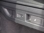 Volkswagen Passat Variant 1.5 eHybrid R-Line Edition | Panoramadak | Black-Style | Head-Up Display | Trekhaak | Sfeerverlichting | NL-Auto |