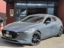 Mazda 3 2.0 e-SkyActiv-X M Hybrid 186 Luxury // FULL OPTIONS!! // SCHUIF-KANTEL DAK // NAVI // 360 CAMERA // BOSE AUDIO // MEMORY SEATS!! //