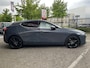 Mazda 3 2.0 e-SkyActiv-X M Hybrid 186 Luxury // FULL OPTIONS!! // SCHUIF-KANTEL DAK // NAVI // 360 CAMERA // BOSE AUDIO // MEMORY SEATS!! //