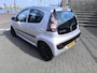 Citroën C1 1.0-12V Ambiance wordt afgeleverd met nieuwe APK keuring, prijs is zonder garantie's voorzien van all season banden, Airco, electr ruiten, audio CD.