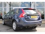 Volvo V60 T3 150PK Automaat Kinetic | ORG. NL | Cruise Control | Trekhaak | Parkeersensoren achter | Climate Control | Navigatie |