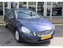 Volvo V60 T3 150PK Automaat Kinetic | ORG. NL | Cruise Control | Trekhaak | Parkeersensoren achter | Climate Control | Navigatie |