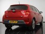 Toyota Auris 1.8 Hybrid Lease Pro - Navigatie - Camera - Panoramadak - Stoelverwarming - All Season banden - 12 maanden garantie