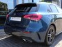 Mercedes-Benz A-klasse 160 | AMG | Night Pakket | LED | 20’’ AMG | Sensoren V+A | DAB | Trekhaak | MBUX | Ambiente | Cruise | Camera | Apple CarPlay/Android Auto | Night Pakket |