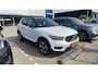 Volvo XC40 T4 Recharge AUT7 211PK R-Design Expression | Elektrisch verstelbare voorstoelen met geheugen | BLIS Dodehoekdetectie | Adaptieve Cruise Control | Zwart dak | Parkeersensoren voor & achter met camera | LED Mistlampen | 18" Lichtmetalen velgen