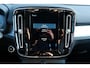 Volvo XC40 T4 Recharge AUT7 211PK R-Design Expression | Elektrisch verstelbare voorstoelen met geheugen | BLIS Dodehoekdetectie | Adaptieve Cruise Control | Zwart dak | Parkeersensoren voor & achter met camera | LED Mistlampen | 18" Lichtmetalen velgen
