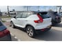 Volvo XC40 T4 Recharge AUT7 211PK R-Design Expression | Elektrisch verstelbare voorstoelen met geheugen | BLIS Dodehoekdetectie | Adaptieve Cruise Control | Zwart dak | Parkeersensoren voor & achter met camera | LED Mistlampen | 18" Lichtmetalen velgen