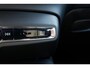 Volvo XC40 T4 Recharge AUT7 211PK R-Design Expression | Elektrisch verstelbare voorstoelen met geheugen | BLIS Dodehoekdetectie | Adaptieve Cruise Control | Zwart dak | Parkeersensoren voor & achter met camera | LED Mistlampen | 18" Lichtmetalen velgen