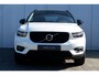 Volvo XC40 T4 Recharge AUT7 211PK R-Design Expression | Elektrisch verstelbare voorstoelen met geheugen | BLIS Dodehoekdetectie | Adaptieve Cruise Control | Zwart dak | Parkeersensoren voor & achter met camera | LED Mistlampen | 18" Lichtmetalen velgen