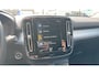 Volvo XC40 T4 Recharge AUT7 211PK R-Design Expression | Elektrisch verstelbare voorstoelen met geheugen | BLIS Dodehoekdetectie | Adaptieve Cruise Control | Zwart dak | Parkeersensoren voor & achter met camera | LED Mistlampen | 18" Lichtmetalen velgen