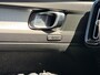 Volvo XC40 T4 Recharge AUT7 211PK R-Design Expression | Elektrisch verstelbare voorstoelen met geheugen | BLIS Dodehoekdetectie | Adaptieve Cruise Control | Zwart dak | Parkeersensoren voor & achter met camera | LED Mistlampen | 18" Lichtmetalen velgen